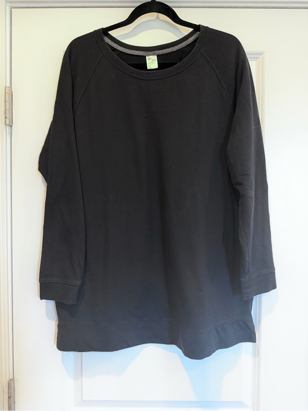 Old Navy Active Black Crewneck Top